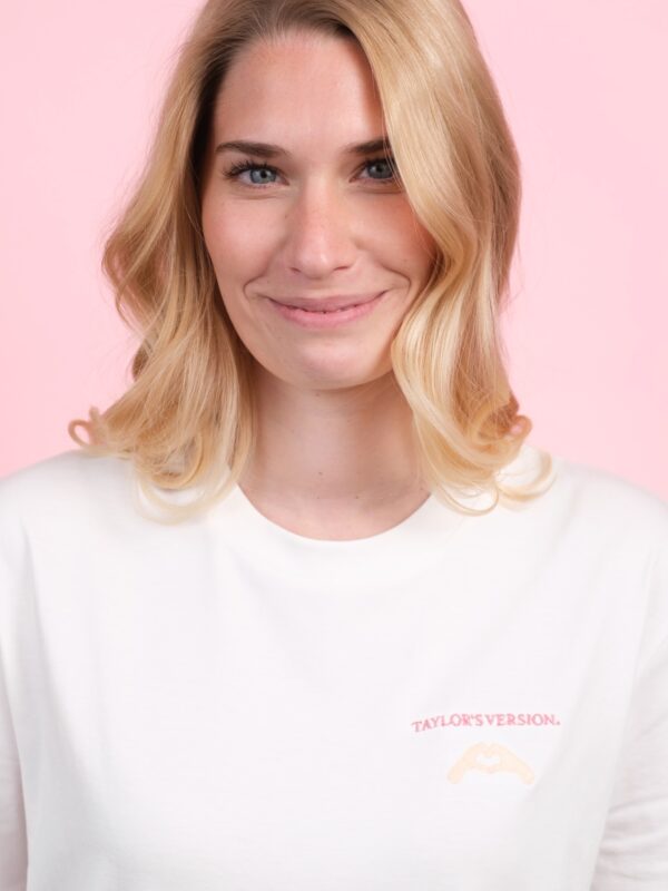 TAYLOR´S VERSION T-SHIRT (OFF-WHITE) – Bild 2